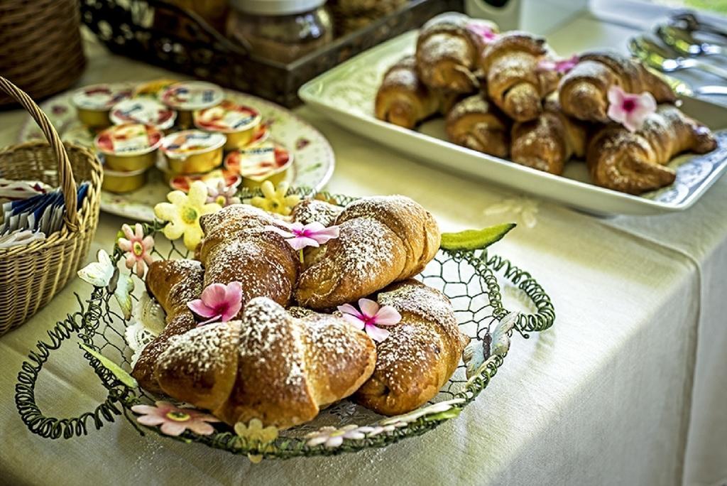 Relais De Charme - B&B Short Lets La Casa Di Francesca Sant'Agata Li Battiati Eksteriør bilde