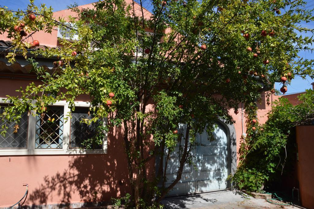 Relais De Charme - B&B Short Lets La Casa Di Francesca Sant'Agata Li Battiati Eksteriør bilde